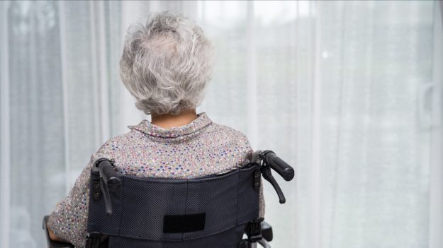 Pas-de-Calais: une octogénaire en fauteuil roulant et atteinte d’Alzheimer violée par son auxiliaire de vie