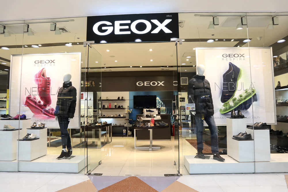 « On est en France, c'est dans la loi » : le gérant d'un magasin Geox menacé de mort après avoir refusé une intérimaire voilée