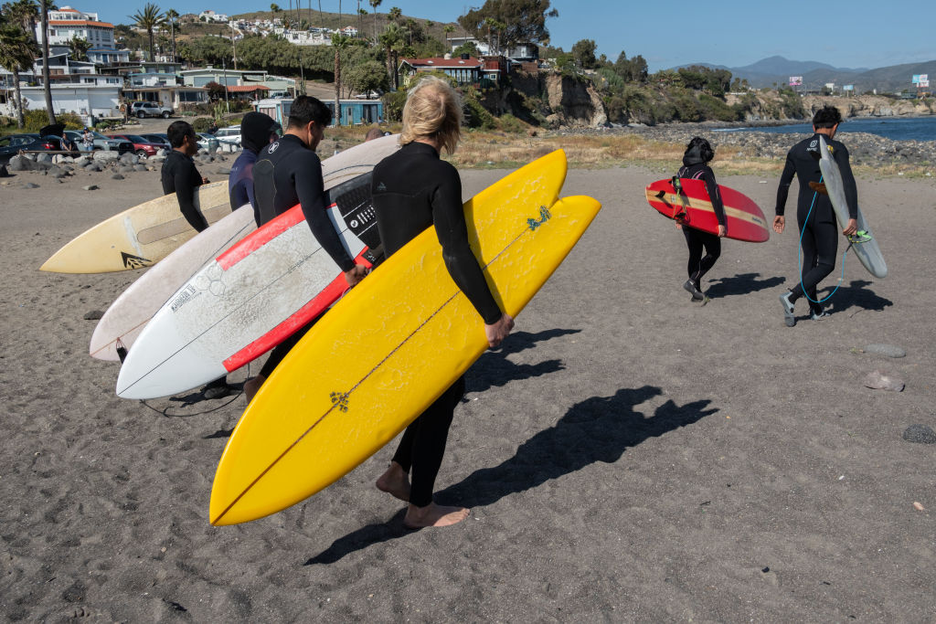Surfeurs disparus au Mexique : trois corps ont été retrouvés avec une balle dans la tête