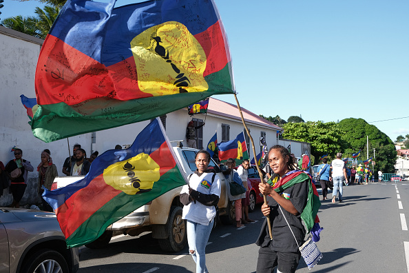 Nouvelle-Calédonie : le projet d'élargissement du corps électoral, source de violentes émeutes