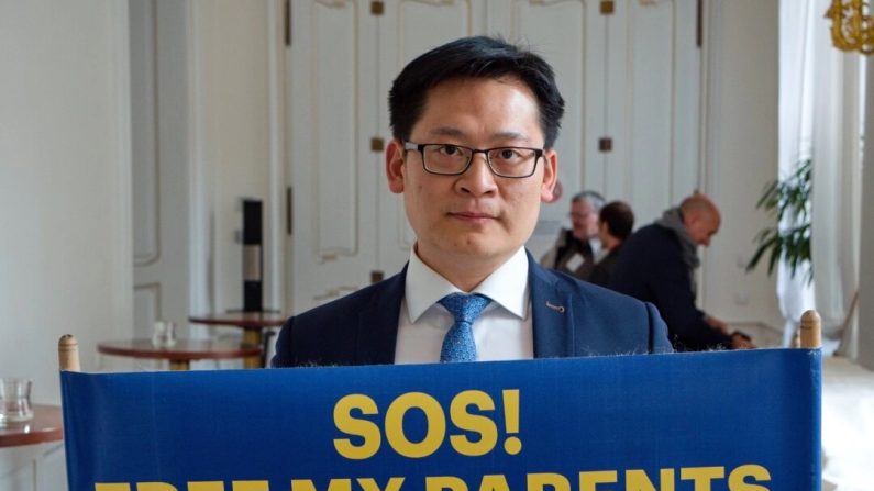 Ding Lebin lors d'une audience sur la persécution du Falun Gong par le PCC à la chambre basse du parlement tchèque à Prague, le 23 avril 2024. (Michal Kováč/Epoch Times)