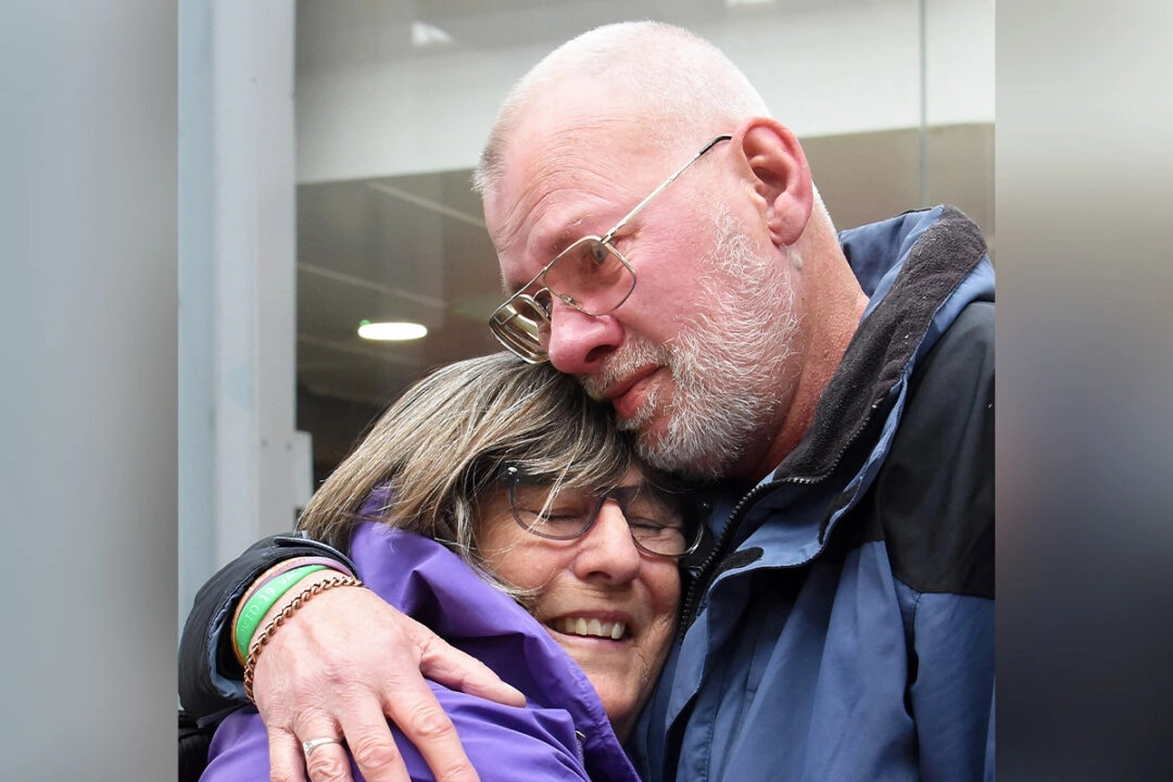 Un homme et sa sœur se retrouvent après 45 ans de séparation