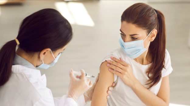 Elle devient narcoleptique après avoir reçu un vaccin contre le virus H1N1, l’État condamné à lui verser 1,2 million d’euros