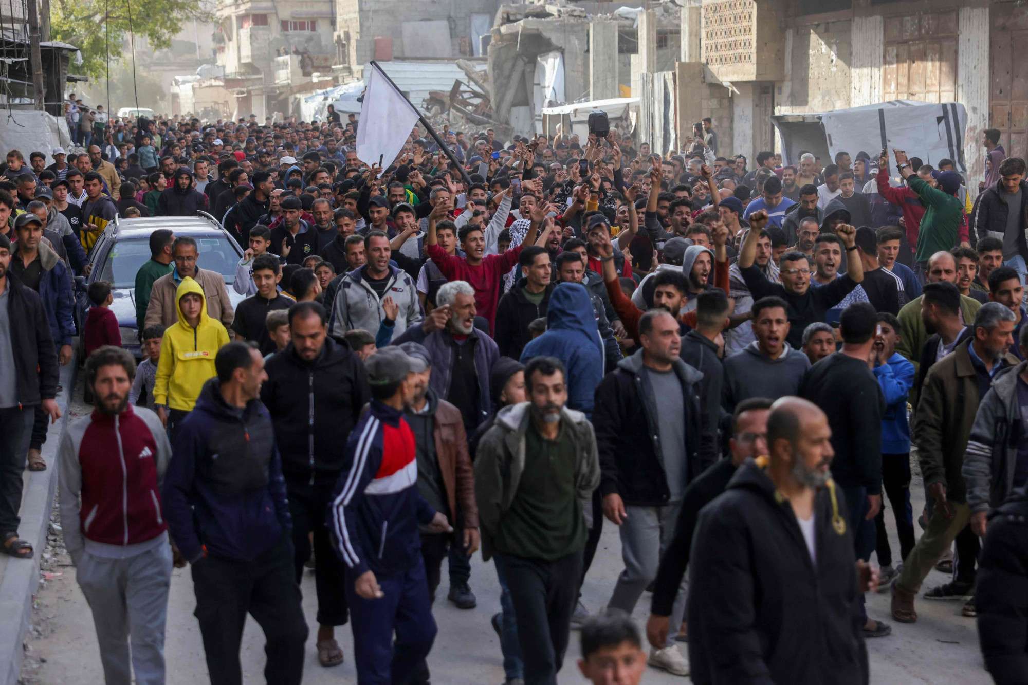 "Le Hamas dehors" : plusieurs centaines de Gazaouis ont manifesté contre le Hamas et pour la fin de la guerre