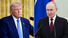 Donald Trump menace d’imposer des droits de douane additionnels sur le pétrole russe