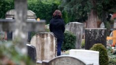 Marseille : une quinquagénaire fait une chute mortelle dans un caveau ouvert, alors qu’elle se recueillait sur la tombe de sa fille