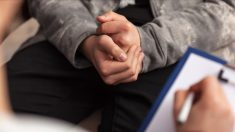 Après une opération du genou, un Néerlandais de 17 ans oublie sa langue maternelle et ne reconnaît plus ses parents