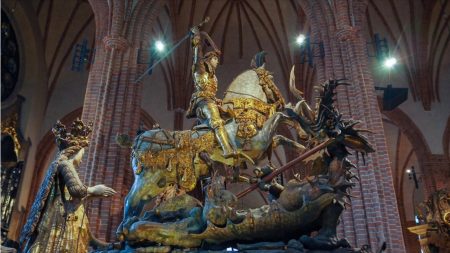 Un triomphe en bois : « Saint-Georges terrassant le dragon » en Suède