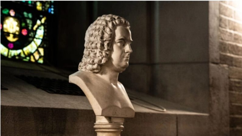 Un buste du compositeur Johann Sebastian Bach à la Chapelle des Cadets de West Point, N.Y., le 12 février 2023 (Samira Bouaou/The Epoch Times)