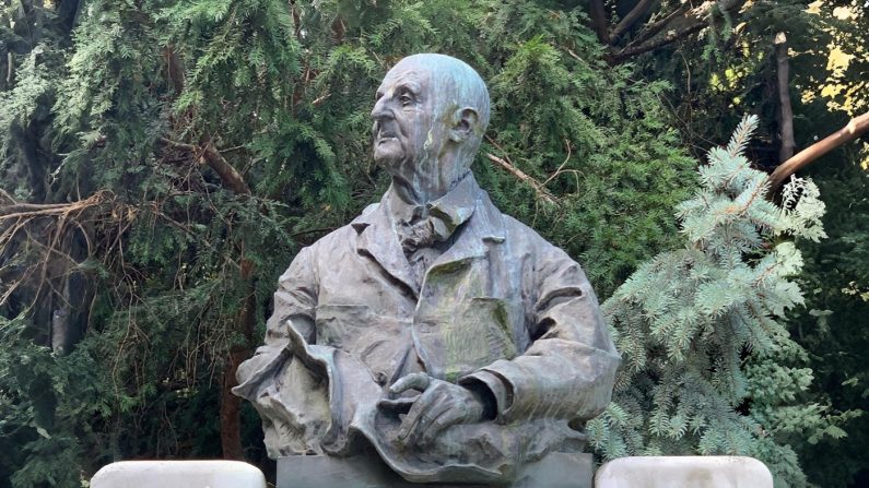 Un monument à Vienne en Autriche en honneur à Anton Bruckner, le compositeur qui a transformé la musique sacrée (Domaine public)