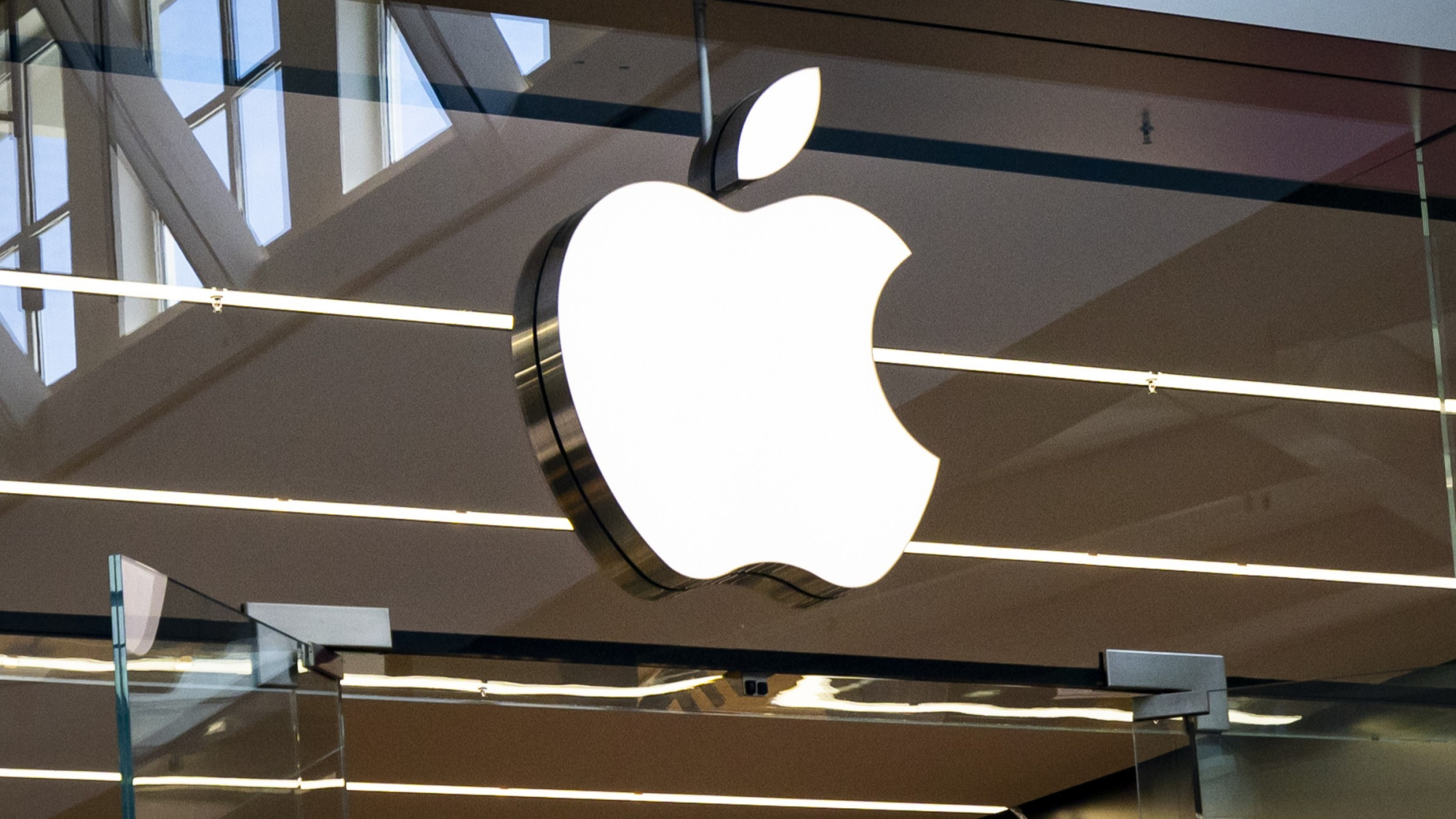 La Commission européenne inflige à Apple et Meta près de 800 millions de dollars d'amendes combinées pour infraction à la réglementation