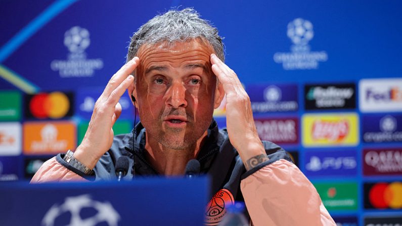 Luis Enrique, l'entraineur du PSG, a estimé que son équipe avait "trouvé les ressources" mercredi pour renverser Aston Villa (3-1) en quart de finale aller de Ligue des champions et qu'elle "ne vas pas calculer" pour le match retour. (Photo : FRANCK FIFE/AFP via Getty Images)