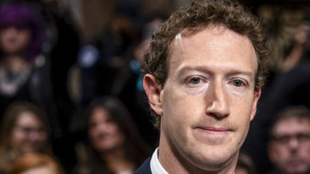 Mark Zuckerberg témoigne à l’ouverture du procès antitrust de Meta