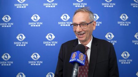 Les valeurs incarnées par Shen Yun, « un grand exemple à suivre »