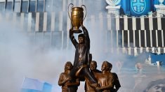 Foot : une statue de Bernard Tapie devant le stade Vélodrome