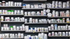 Donald Trump annonce un décret visant à réduire le prix des médicaments sur ordonnance