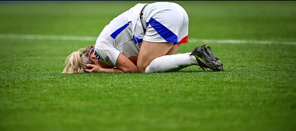 Eugénie Le Sommer, non-convoquée pour la Ligue des nations et pour l'Euro, vit "un moment très difficile"