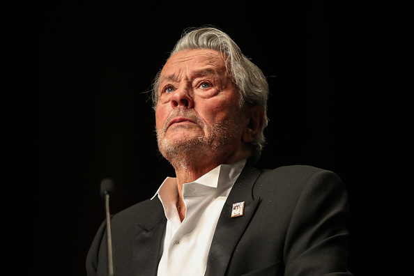 Héritage d’Alain Delon : sa fille Anouchka s’acquittera de ses droits de succession en France
