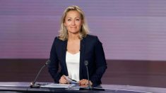 Après l’officialisation de son départ, Anne-Sophie Lapix entonne quelques chansons en plein JT