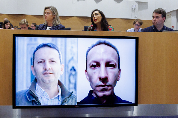 Vida Mehrannia (à g.), épouse du chercheur Ahmadreza Djalali, assiste à une session de la commission des relations extérieures du Parlement fédéral à Bruxelles, le 24 avril 2025. (HATIM KAGHAT/Belga/AFP via Getty Images) )