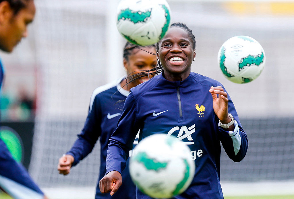 Griedge Mbock « peinée » par les absences de Renard et Le Sommer, les Bleues tournées vers l'avenir