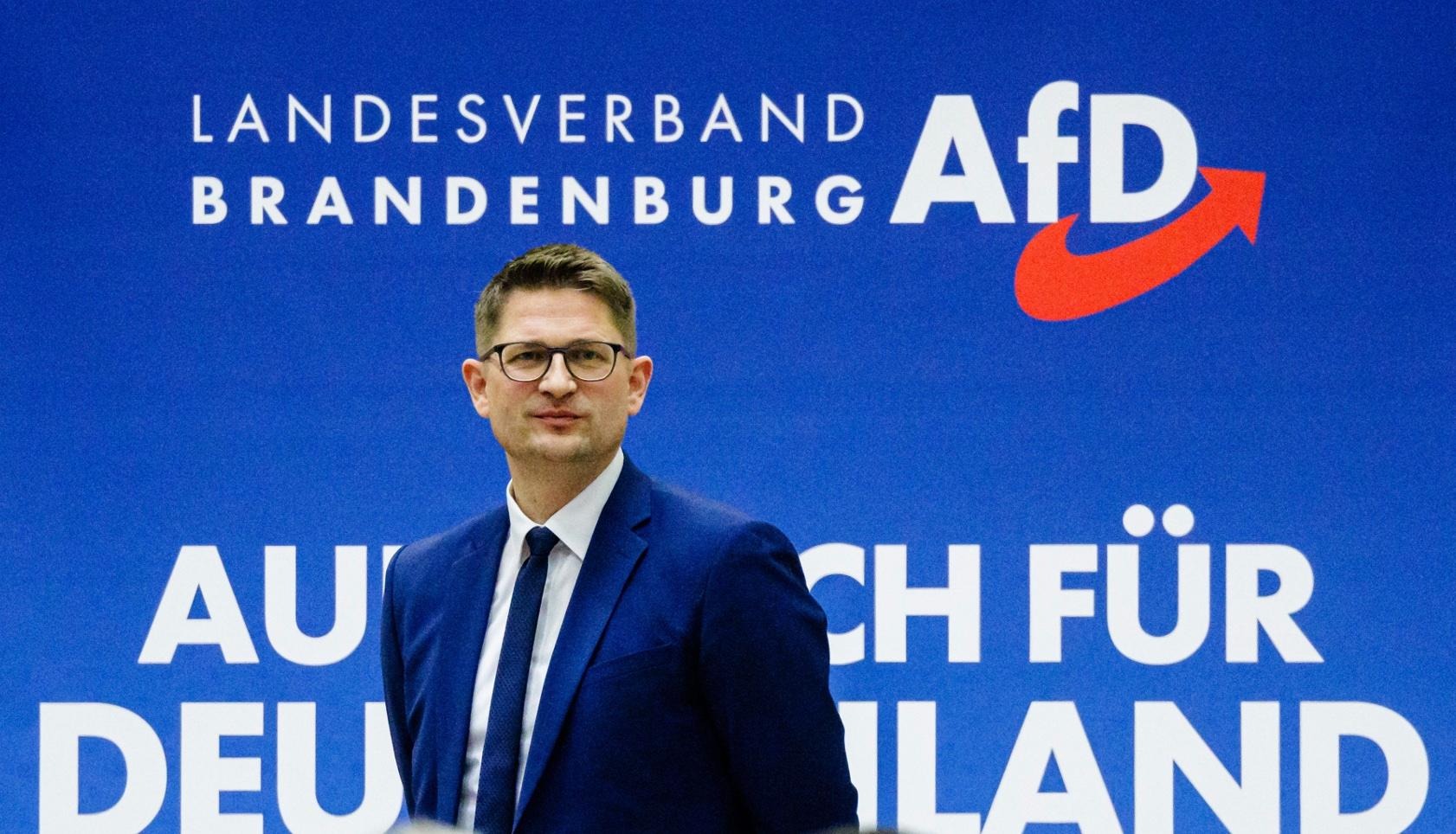 René Springer, député allemand de l’AfD : « L’heure viendra très bientôt où chaque État membre se portera mieux hors de l’Union européenne que dedans »