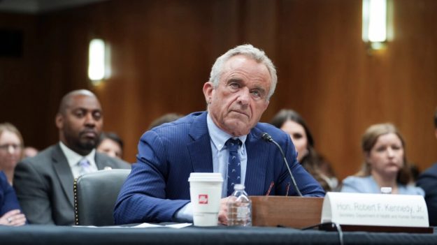 RFK Jr. déclare que l’influence de la Chine sur l’OMS pendant la pandémie est la principale raison du retrait des États-Unis par D. Trump