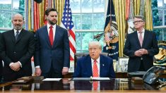 Donald Trump dévoile un accord commercial avec le Royaume-Uni, annonçant une augmentation des échanges et des recettes tarifaires