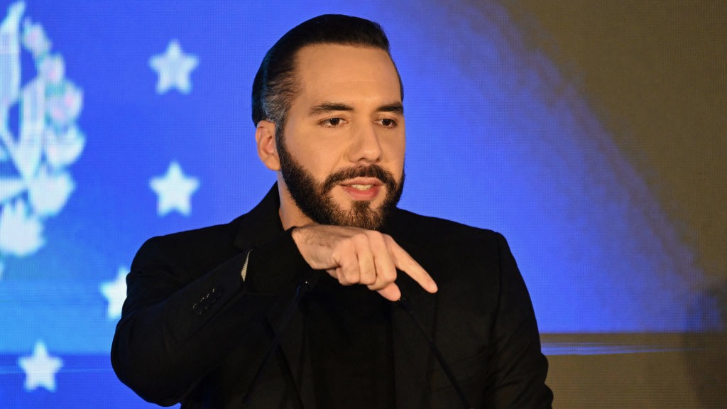 Nayib Bukele ironise sur une mise en scène pro-migrants sur les podiums de la Fashion Week