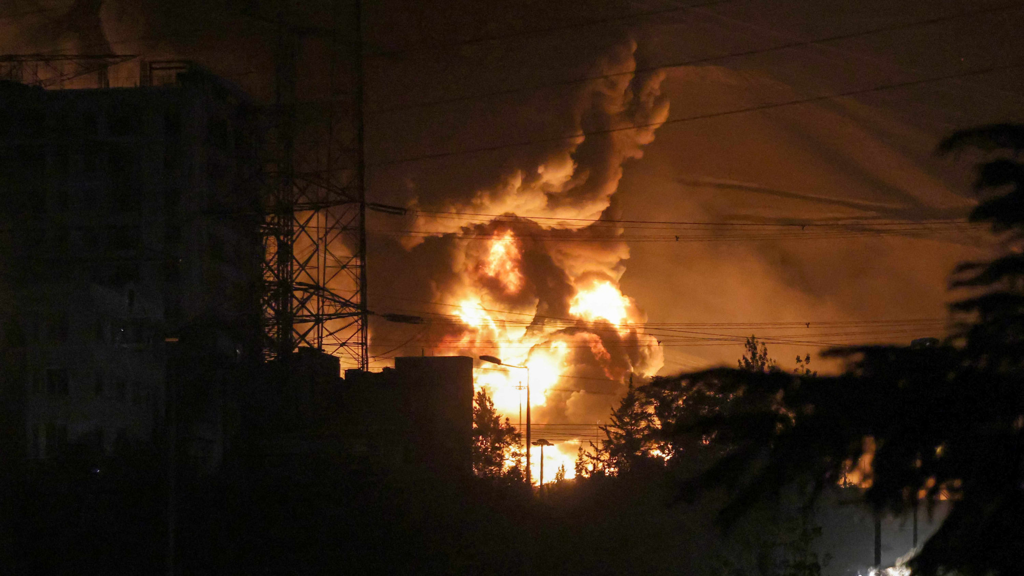 L'Iran qualifie les négociations nucléaires avec les États-Unis de « dénuées de sens » après l'attaque israélienne