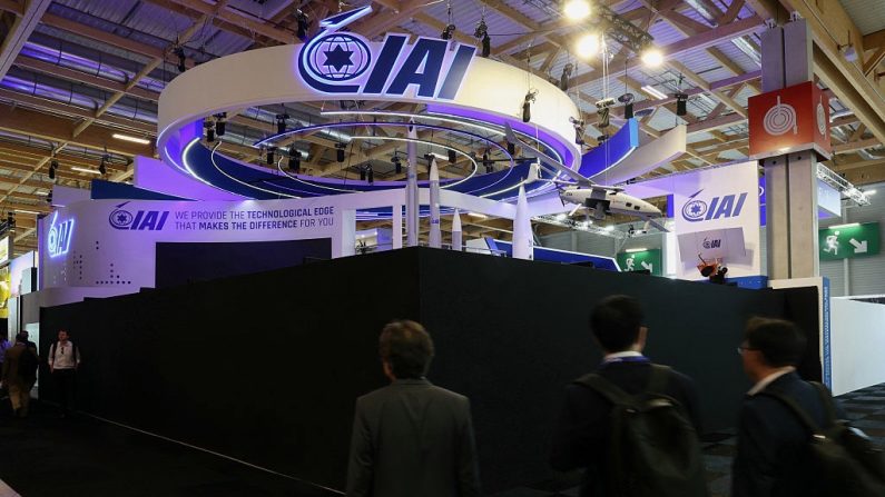 Le pavillon israélien d'Israel Aerospace Industries (IAI), fermé, lors de la 55e édition du Salon international de l'aéronautique et de l'espace de Paris-Le Bourget, à l'aéroport de Paris-Le Bourget, le 16 juin 2025. (ALAIN JOCARD/AFP via Getty Images)
