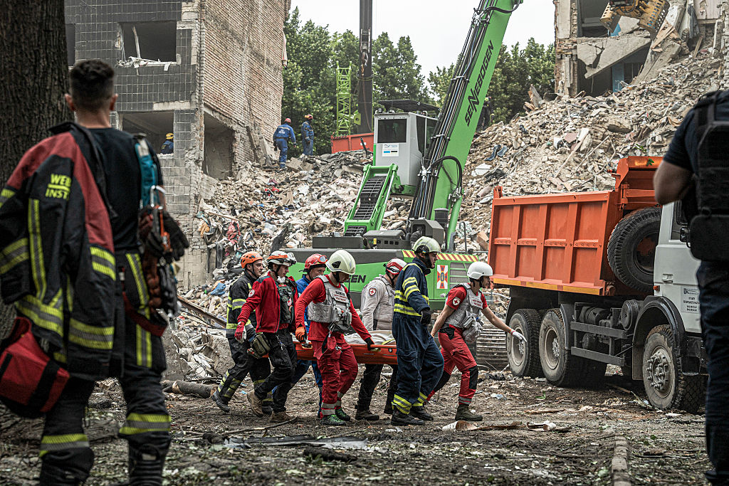 Ukraine : le bilan de "l'une des pires attaques" russes sur Kiev s'alourdit à 21 morts