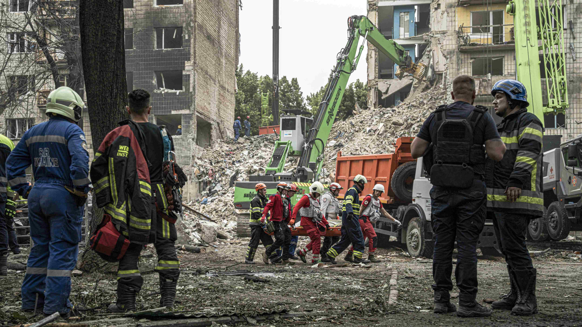 La Russie frappe Kiev avec des missiles et des drones, tuant 14 personnes