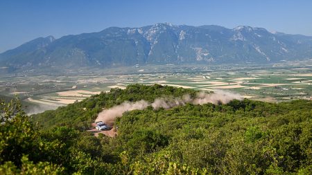 Sébastien Ogier et Ott Tänak en tête du Rallye de l’Acropole en signant le meilleur chrono