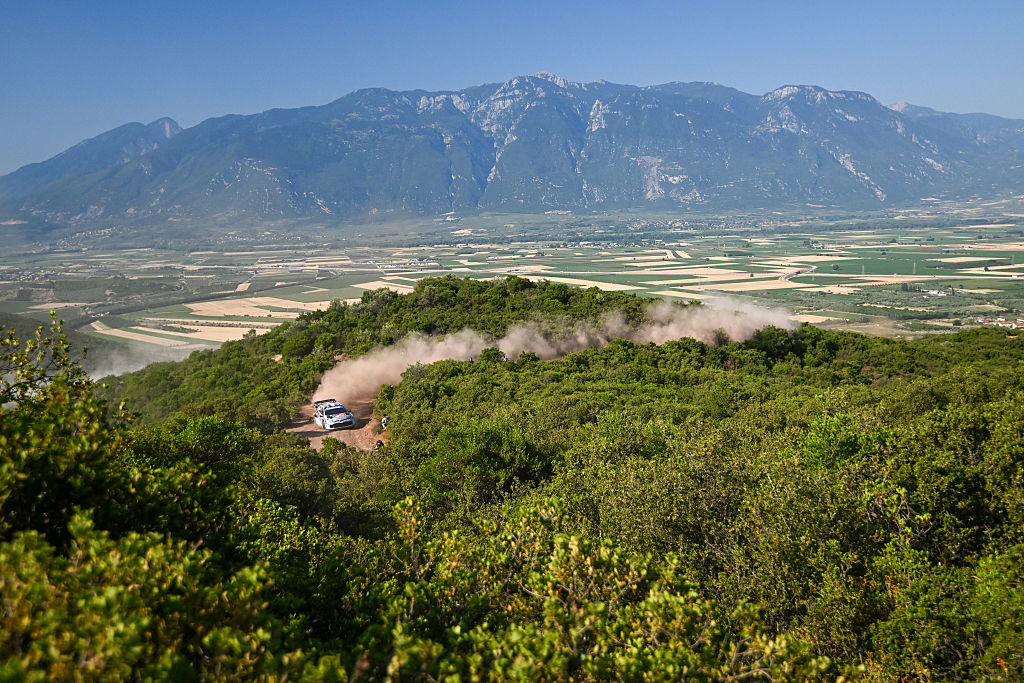Sébastien Ogier et Ott Tänak en tête du Rallye de l'Acropole en signant le meilleur chrono