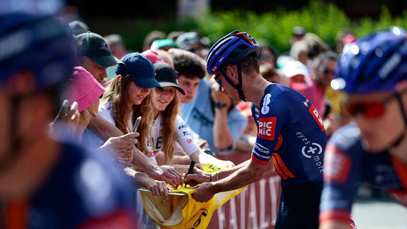 "J'ai essayé d'être sincère", souligne Romain Bardet à l'heure d'aborder dimanche au Critérium du Dauphiné la dernière course de sa carrière qu'il termine "sans regrets" et avec la certitude que c'était "le bon moment". (Photo : Luca Bettini / AFP)