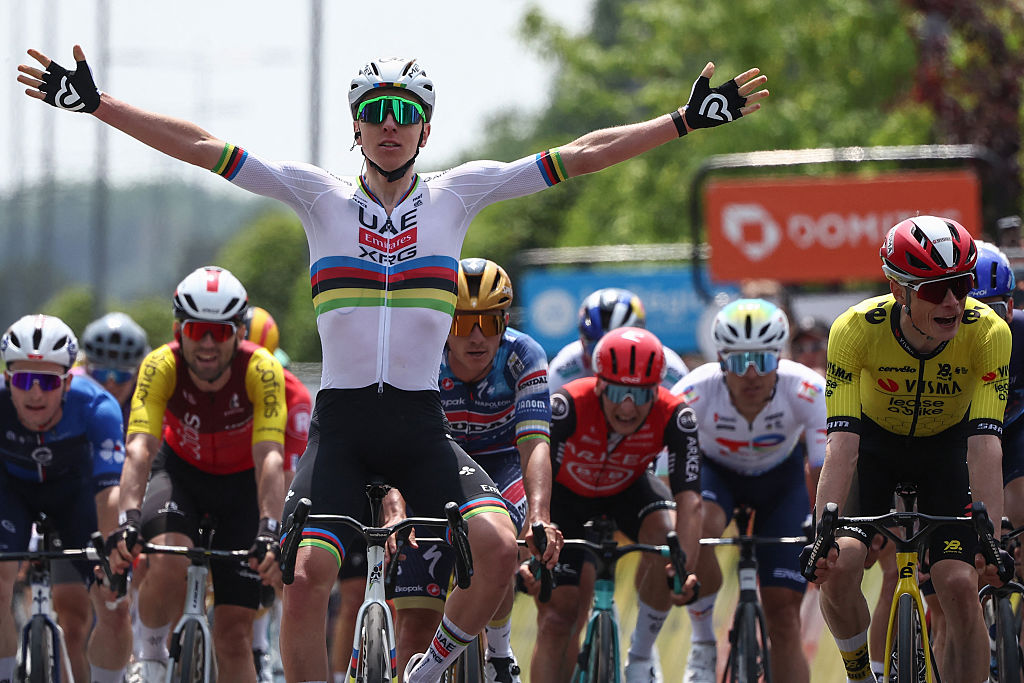 Tadej Pogacar remporte la 6e étape du Dauphiné et reprend le maillot jaune