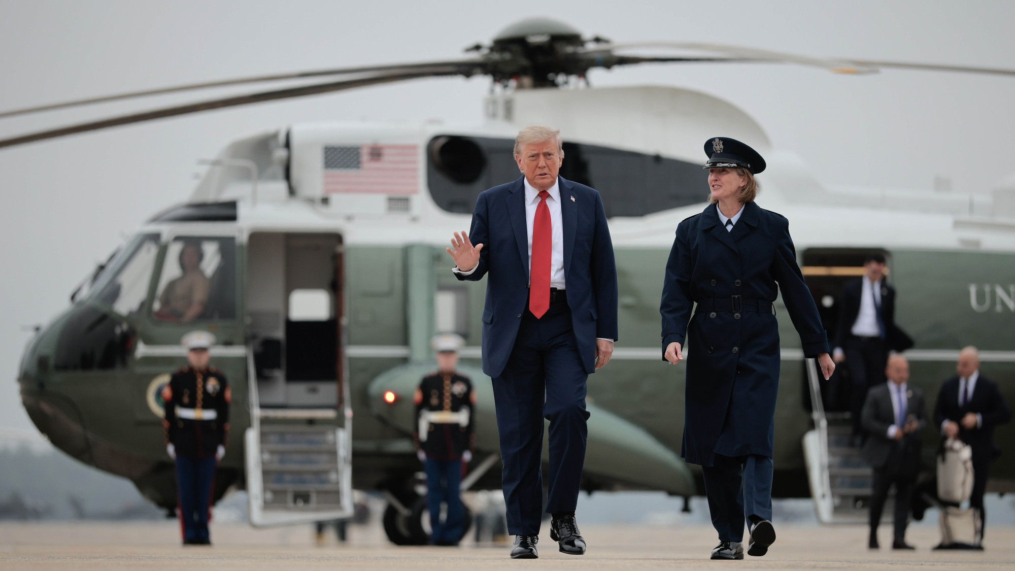 Tous les regards se tournent vers Donald Trump alors que le sommet du G7 s'ouvre sur fond de tensions au Moyen-Orient