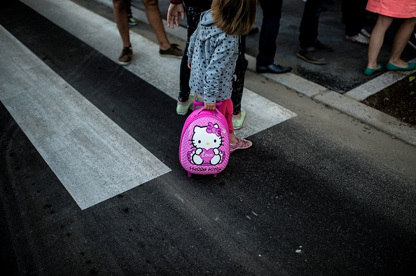 Nice : une « mamie-trafic » de 71 ans agressée en aidant les enfants à traverser