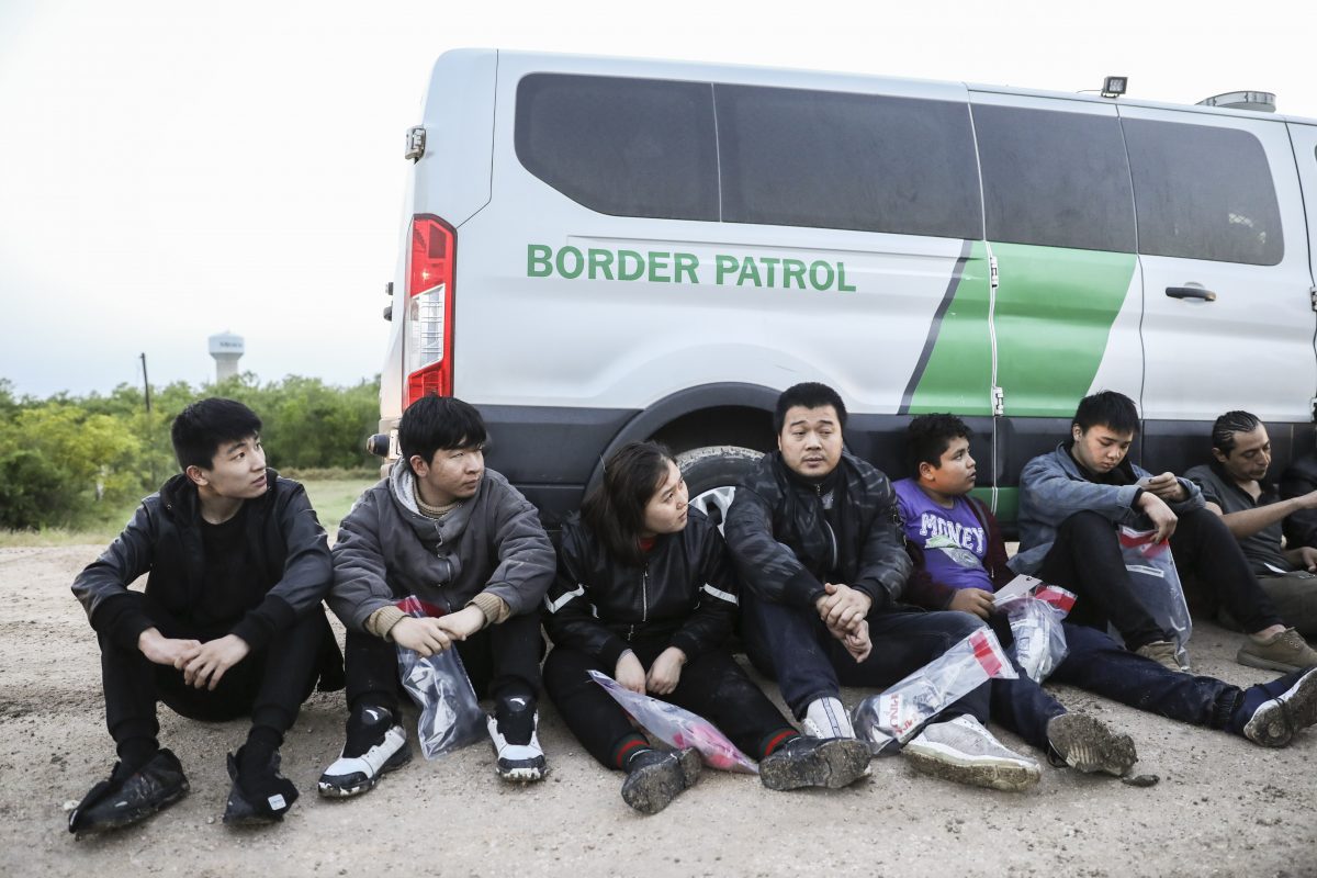 illegal migrants mexico border