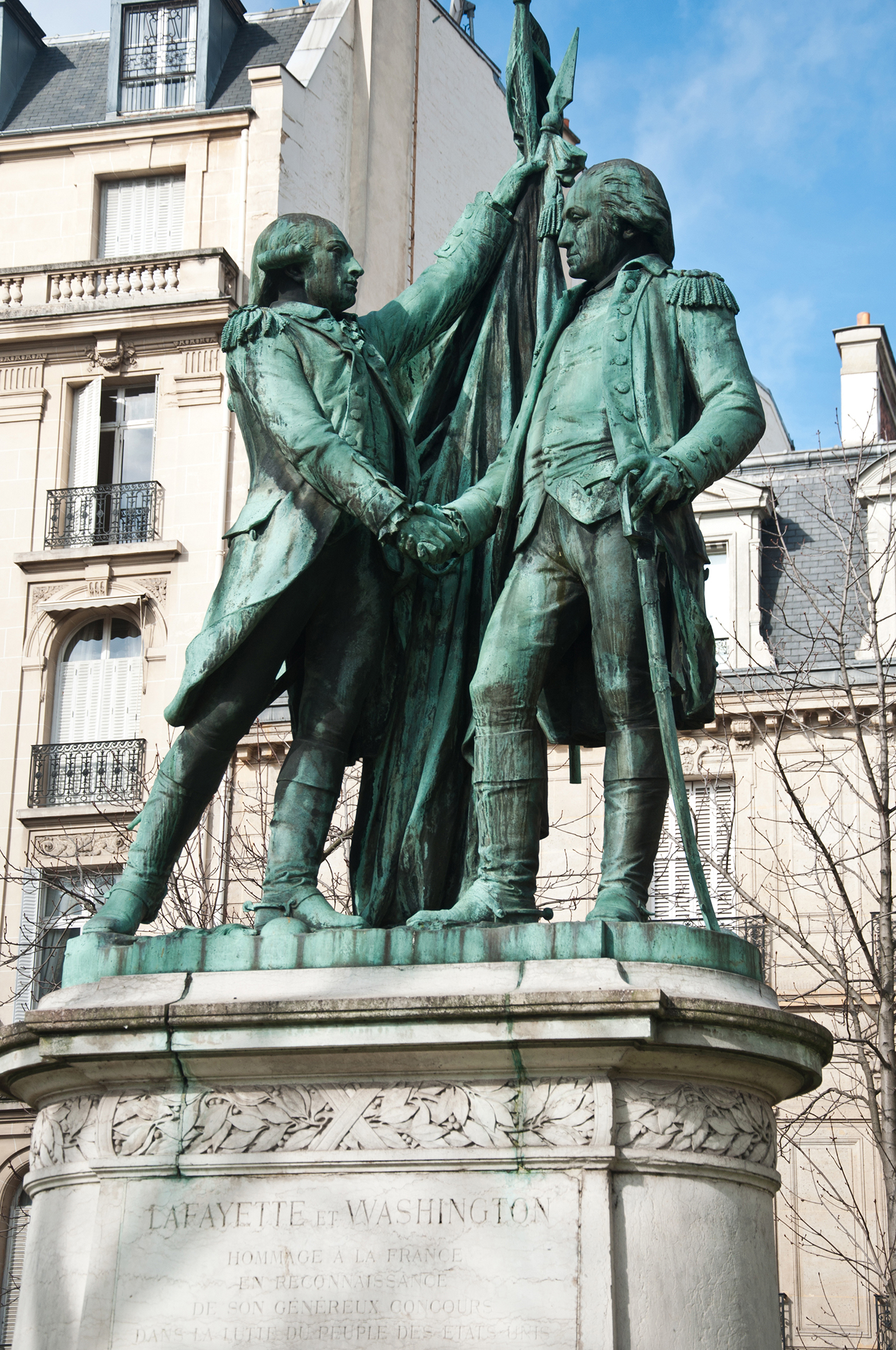 Statues Lafayette and Washington in paris
